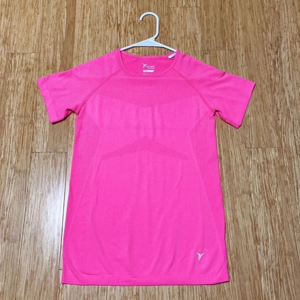 old navy pink workout shirt